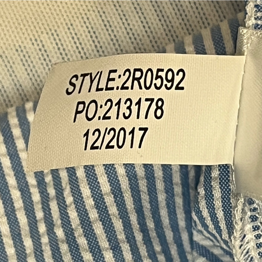 Vineyard Vines Seersucker Scallop Skirt - Picture 8 of 8